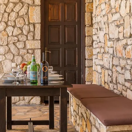 Zeta * Nisaki (Corfu)