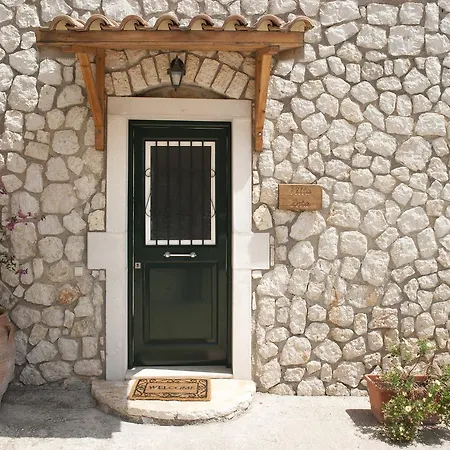 Zeta * Nisaki (Corfu)