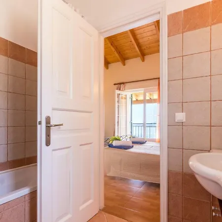 Zeta * Nisaki (Corfu)